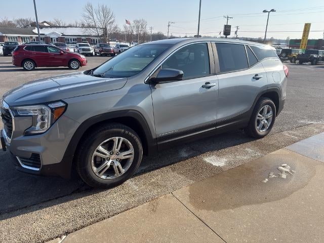 2024 GMC Terrain SLE in Sterling Metallic — front three-quarter view